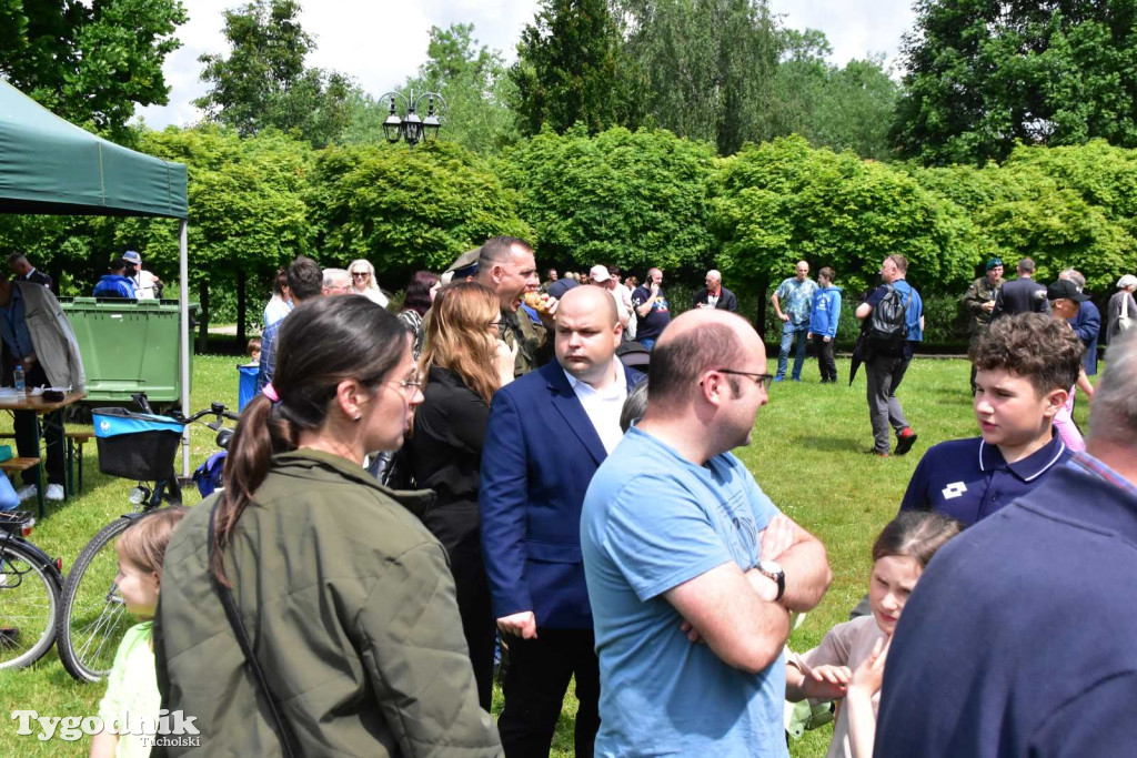 Tuchola: Uroczystość wręczenia sztandaru 11. Wojskowego Oddziału Gospodarczego