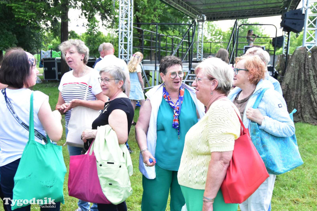 Tuchola: Uroczystość wręczenia sztandaru 11. Wojskowego Oddziału Gospodarczego