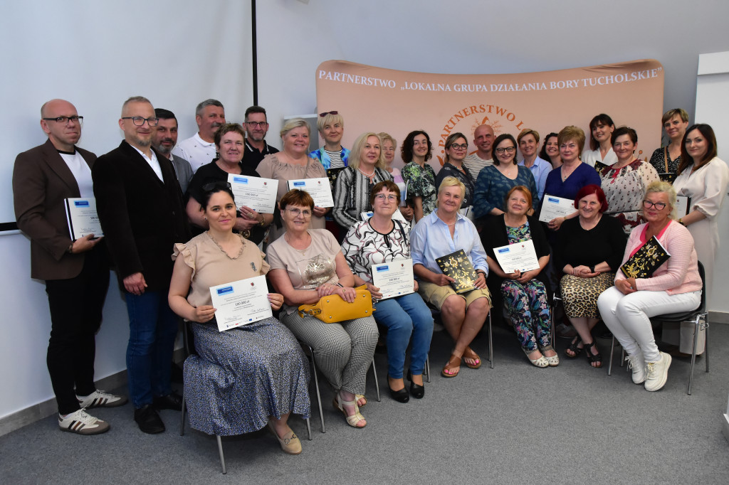 Uroczystość wręczania umów o powierzenie grantu na projekty dla seniorów