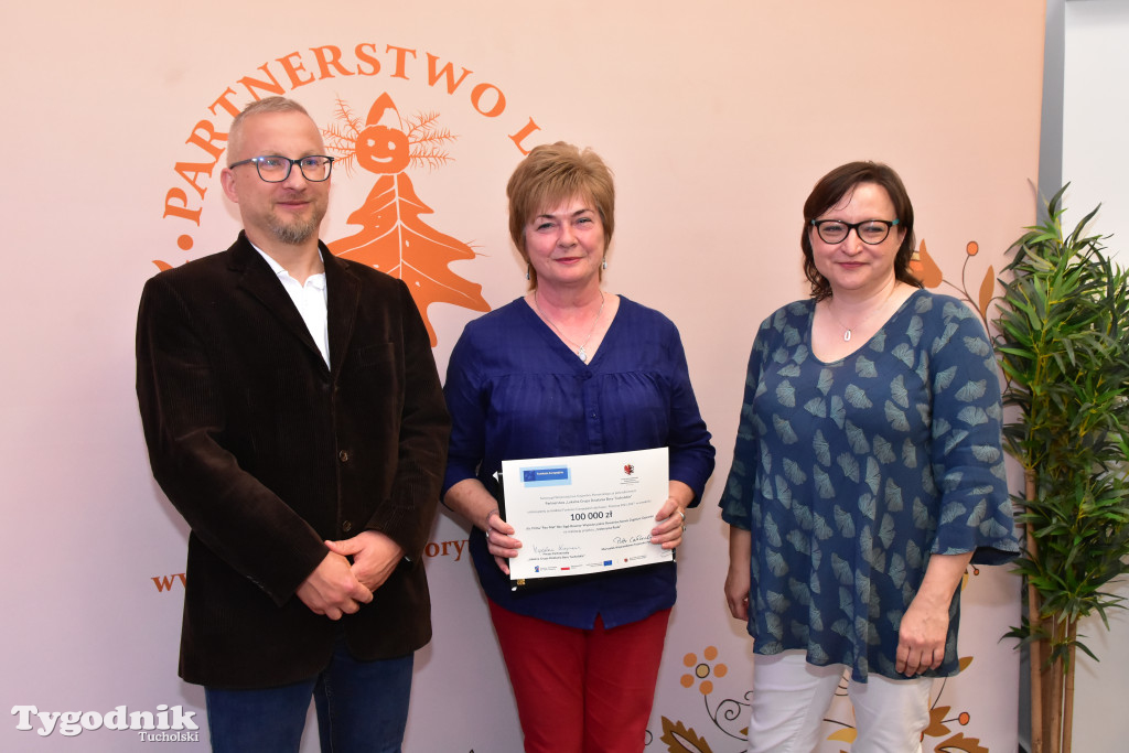 Uroczystość wręczania umów o powierzenie grantu na projekty dla seniorów