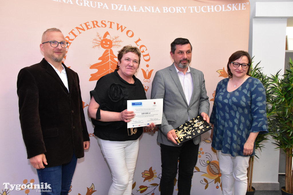 Uroczystość wręczania umów o powierzenie grantu na projekty dla seniorów