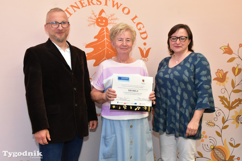 Uroczystość wręczania umów o powierzenie grantu na projekty dla seniorów
