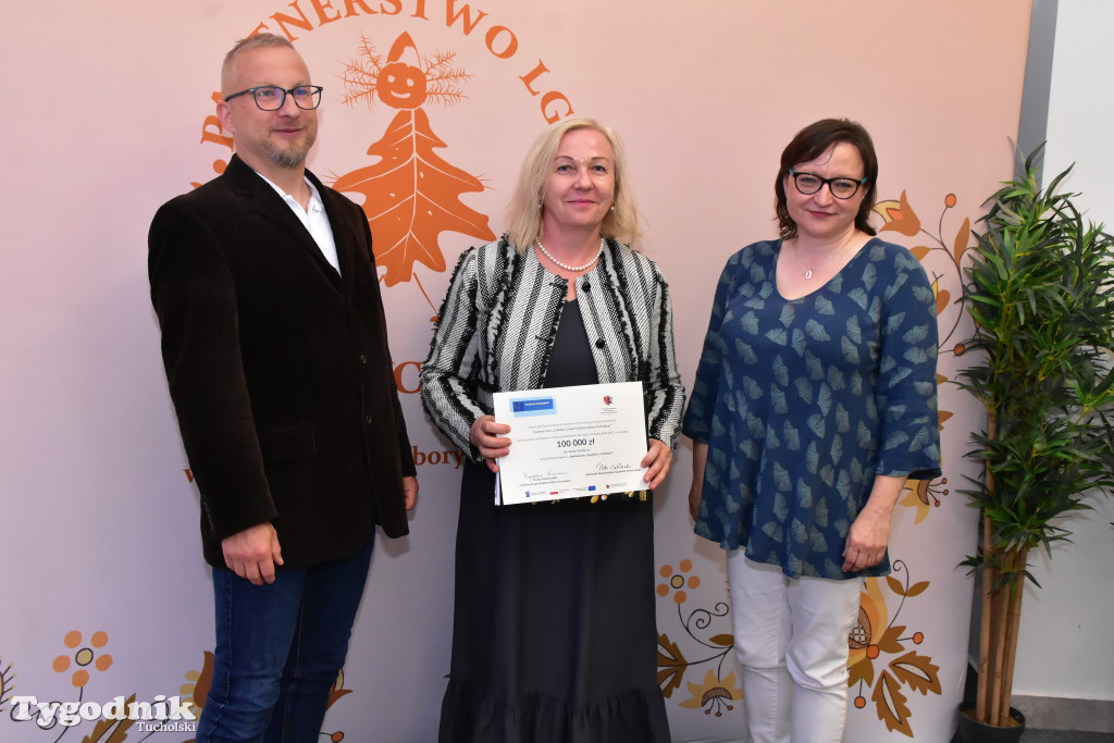 Uroczystość wręczania umów o powierzenie grantu na projekty dla seniorów