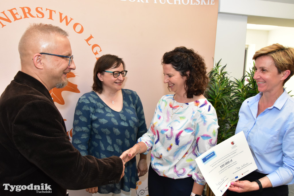 Uroczystość wręczania umów o powierzenie grantu na projekty dla seniorów