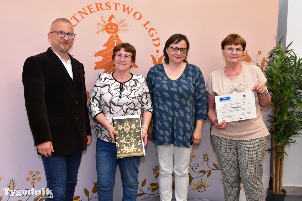 Uroczystość wręczania umów o powierzenie grantu na projekty dla seniorów