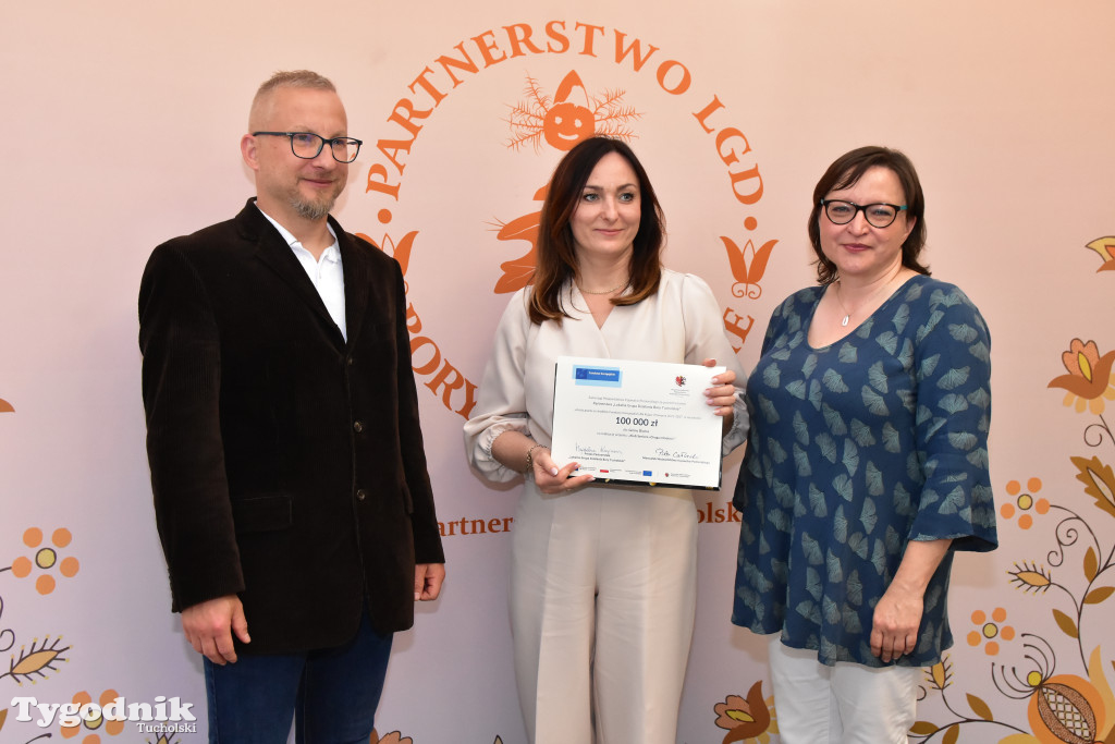 Uroczystość wręczania umów o powierzenie grantu na projekty dla seniorów