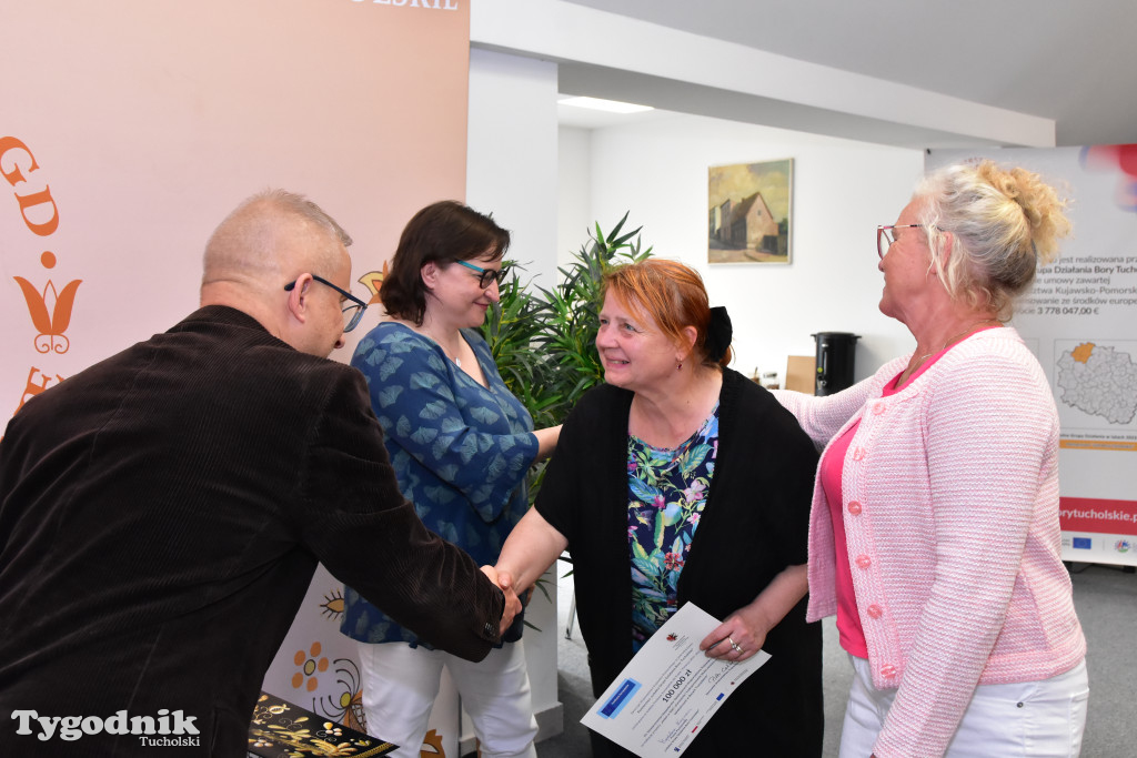 Uroczystość wręczania umów o powierzenie grantu na projekty dla seniorów