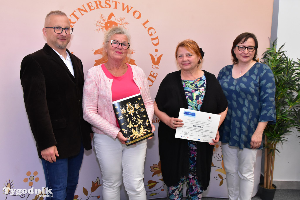 Uroczystość wręczania umów o powierzenie grantu na projekty dla seniorów