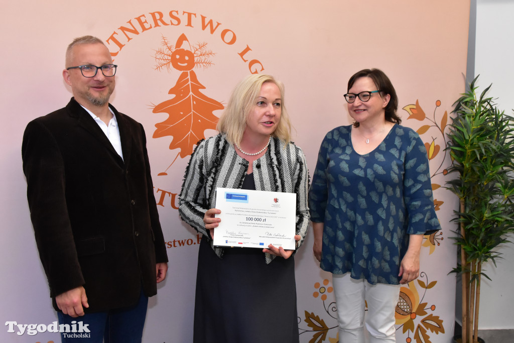 Uroczystość wręczania umów o powierzenie grantu na projekty dla seniorów