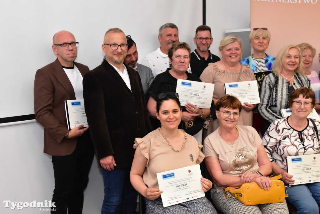 Uroczystość wręczania umów o powierzenie grantu na projekty dla seniorów