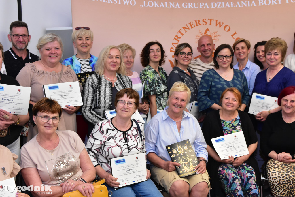 Uroczystość wręczania umów o powierzenie grantu na projekty dla seniorów