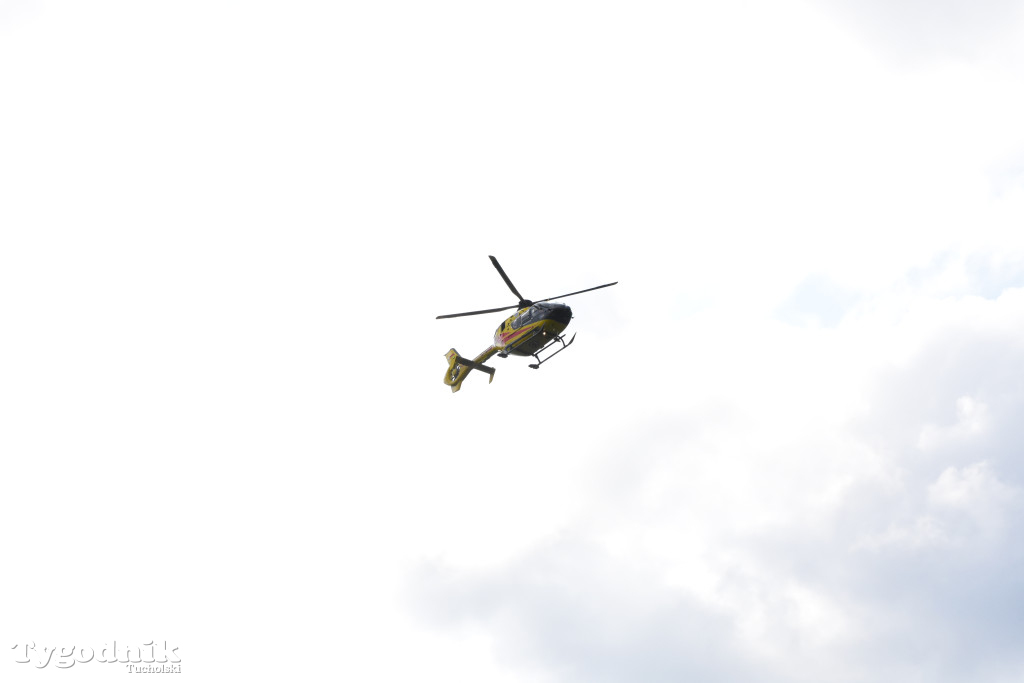 Gm. Lubiewo: Fatalnie wyglądający wypadek. Kierujący skodą octavią uderzył w drzewo!