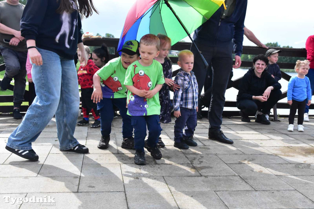 Dzień Dziecka w Stobnie to bezgraniczna radość kilkudziesięciu uśmiechniętych dzieci