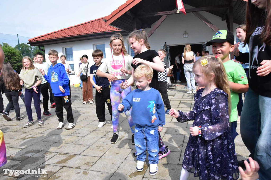 Dzień Dziecka w Stobnie to bezgraniczna radość kilkudziesięciu uśmiechniętych dzieci
