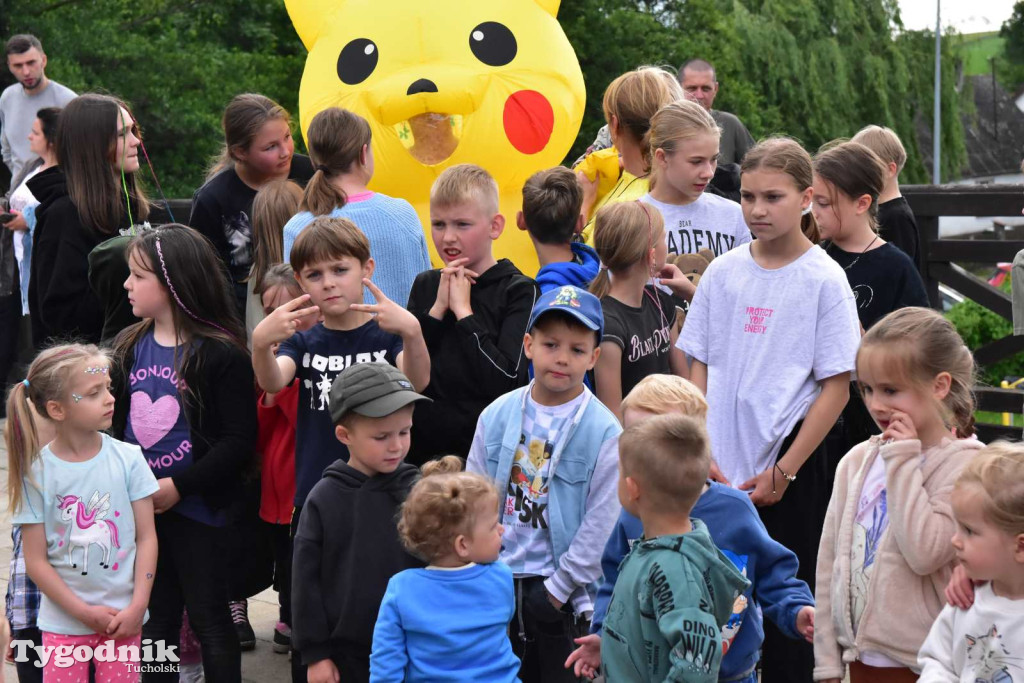 Dzień Dziecka w Stobnie to bezgraniczna radość kilkudziesięciu uśmiechniętych dzieci
