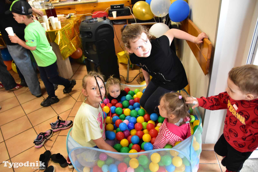 Dzień Dziecka w Stobnie to bezgraniczna radość kilkudziesięciu uśmiechniętych dzieci