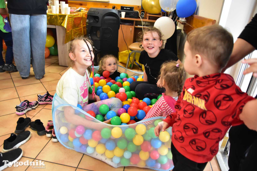 Dzień Dziecka w Stobnie to bezgraniczna radość kilkudziesięciu uśmiechniętych dzieci