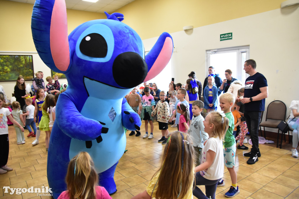 Dzień Dziecka w Raciążu: animacje, występy i maskotka Stitch\'a / ZDJĘCIA