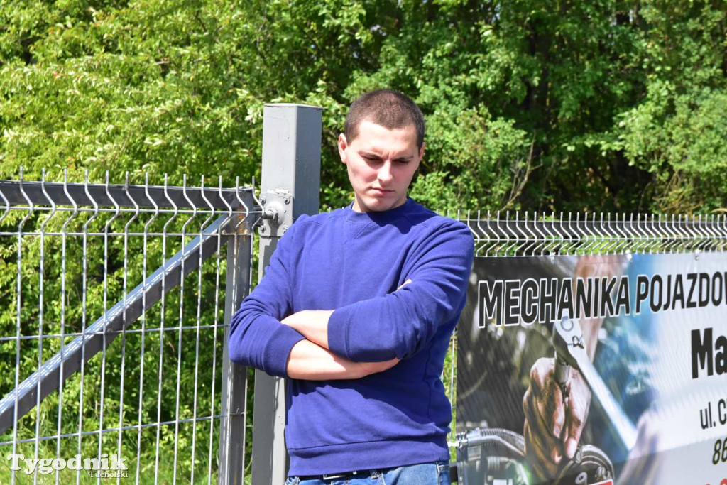 Poszkodowani rolnicy ponownie pod firmą w Sartowicach! Spotkanie w nerwowym oczekiwaniu na właściciela skupu bydła
