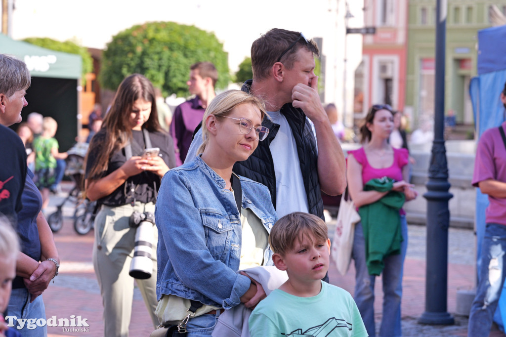 Tuchola, rynek. TOK\'n\'ROCK - debiut młodzieżowego zespołu! ZDJĘCIA