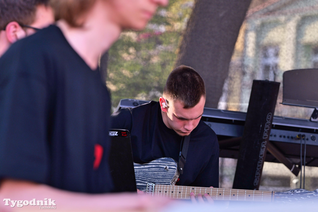 Tuchola, rynek. TOK\'n\'ROCK - debiut młodzieżowego zespołu! ZDJĘCIA
