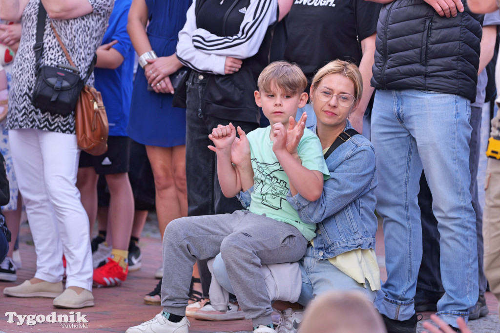 Tuchola, rynek. TOK\'n\'ROCK - debiut młodzieżowego zespołu! ZDJĘCIA