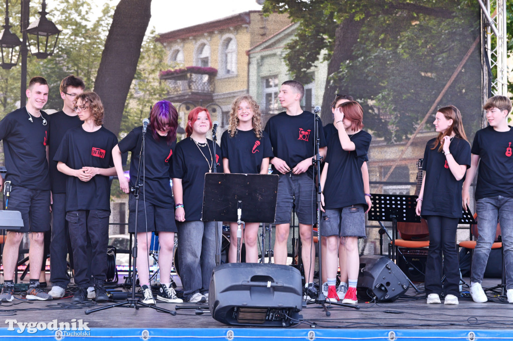 Tuchola, rynek. TOK\'n\'ROCK - debiut młodzieżowego zespołu! ZDJĘCIA