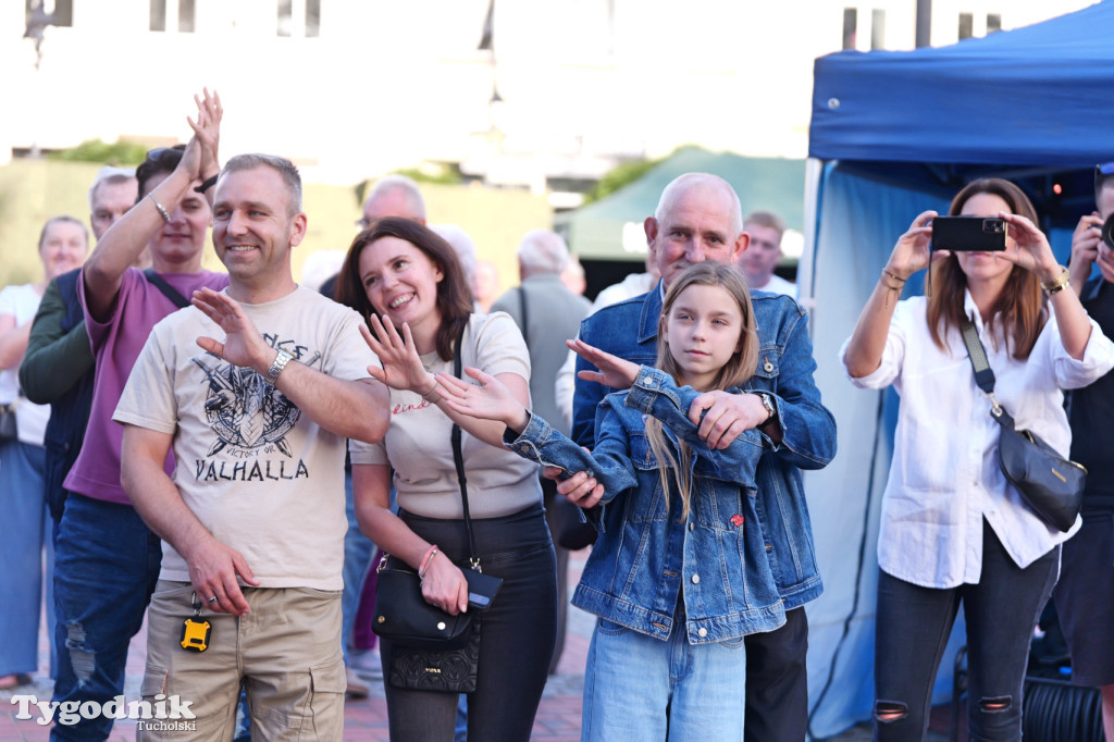 Tuchola, rynek. TOK\'n\'ROCK - debiut młodzieżowego zespołu! ZDJĘCIA