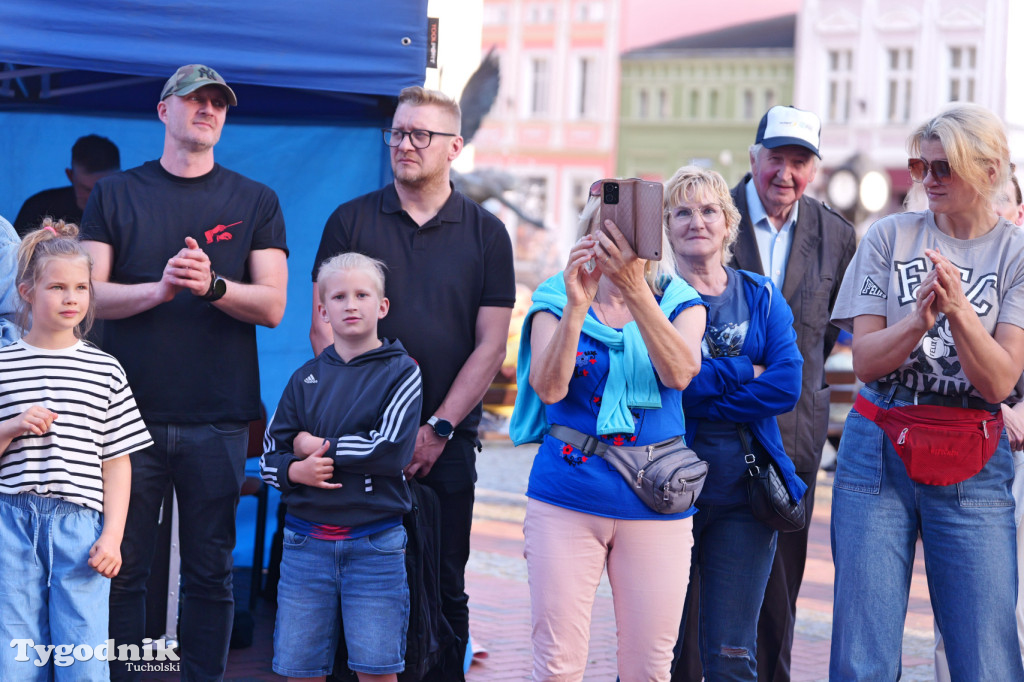 Tuchola, rynek. TOK\'n\'ROCK - debiut młodzieżowego zespołu! ZDJĘCIA