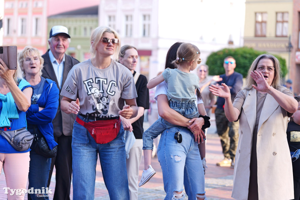 Tuchola, rynek. TOK\'n\'ROCK - debiut młodzieżowego zespołu! ZDJĘCIA