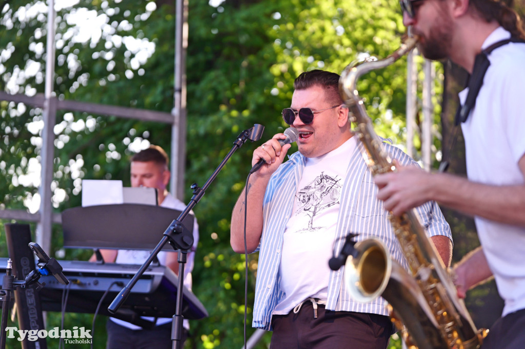 Tuchola, rynek. TOK\'n\'ROCK - debiut młodzieżowego zespołu! ZDJĘCIA