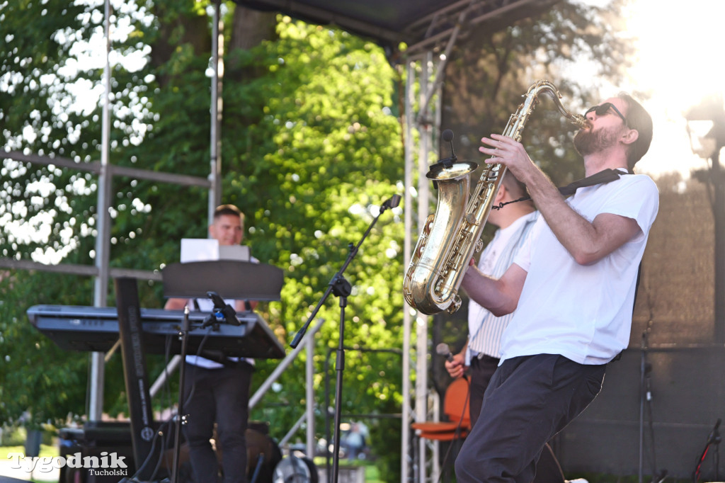 Tuchola, rynek. TOK\'n\'ROCK - debiut młodzieżowego zespołu! ZDJĘCIA