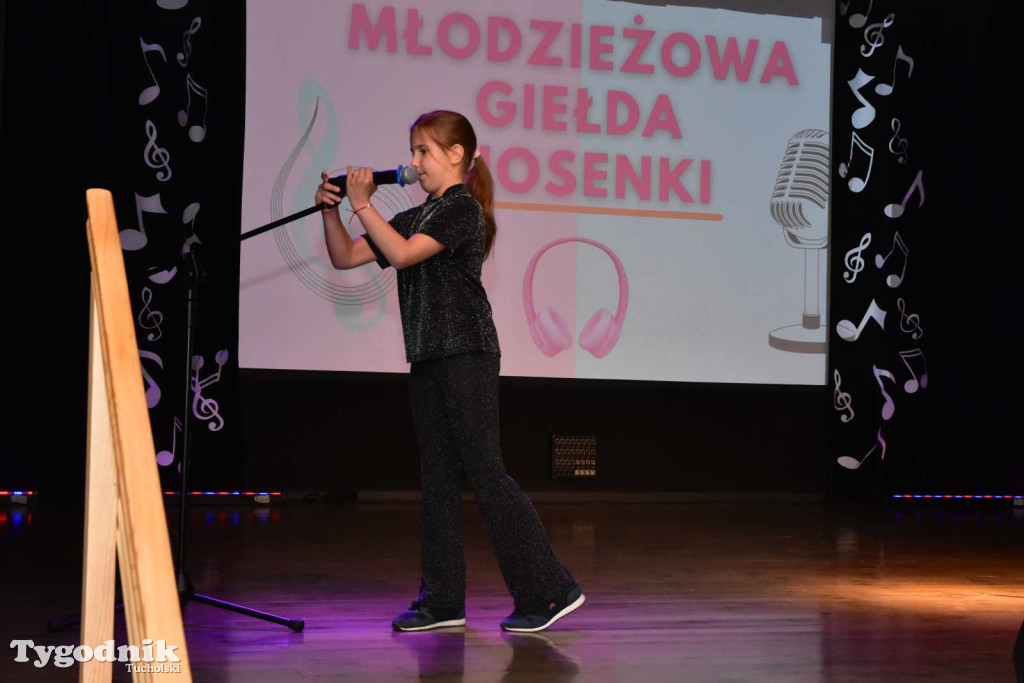 W Śliwicach wystąpili młodzi i utalentowani wokaliści podczas Młodzieżowej Giełdy Piosenki