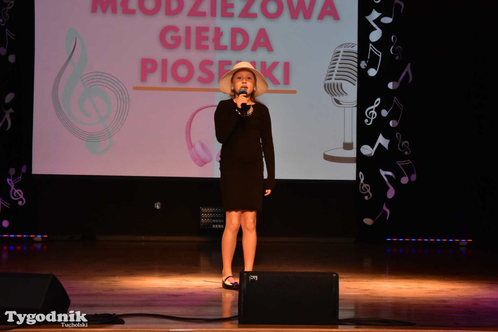 W Śliwicach wystąpili młodzi i utalentowani wokaliści podczas Młodzieżowej Giełdy Piosenki