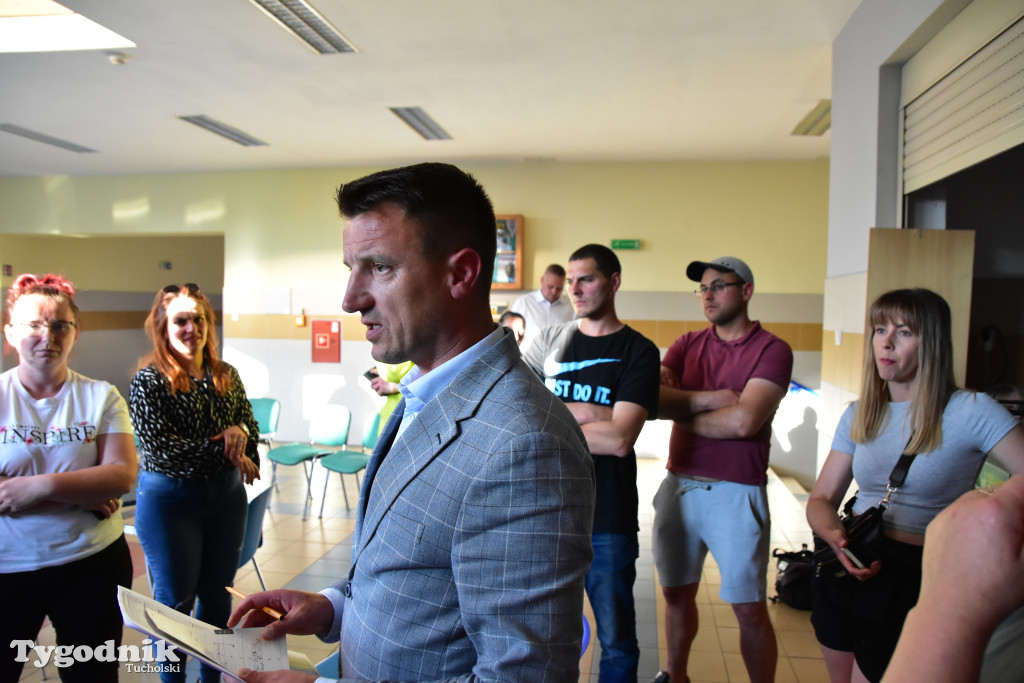 Poszkodowani rolnicy przez firmę skupującą bydło spotkali się z posłem