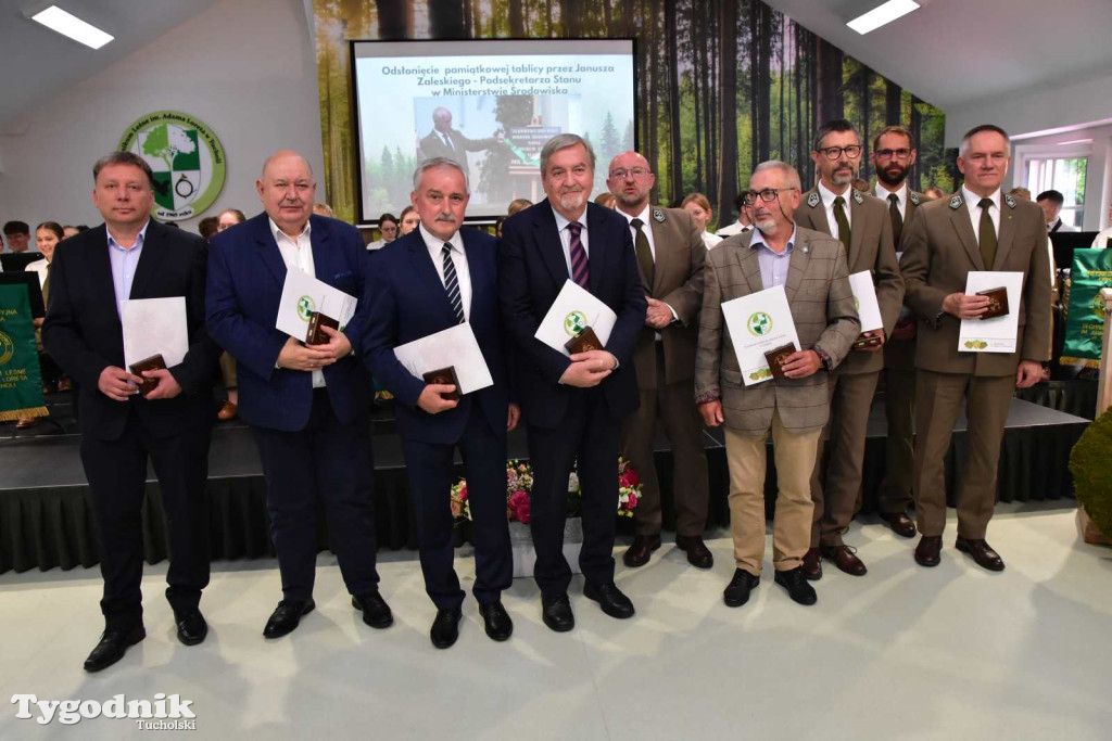 Tuchola: Obchody 60-lecia istnienia Technikum Leśnego im. Adama Loreta