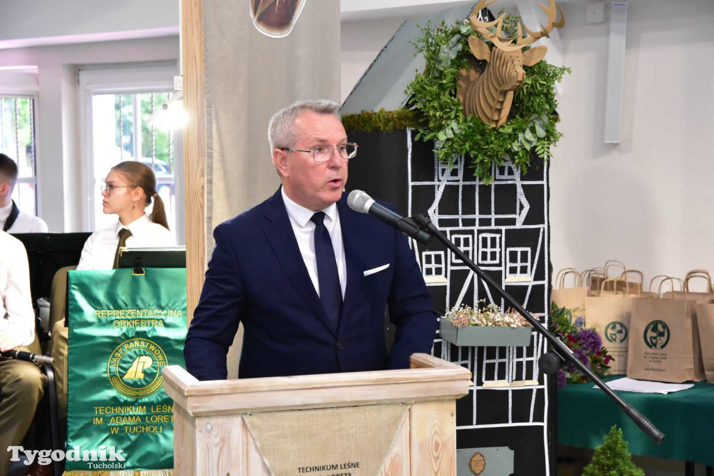 Tuchola: Obchody 60-lecia istnienia Technikum Leśnego im. Adama Loreta