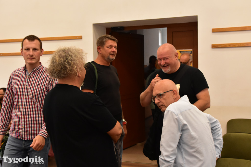 Tuchola: 60-lecie Technikum Leśnego w Tucholi - spotkania z dawnymi wychowawcami i zwiedzanie klas