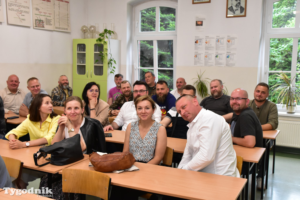 Tuchola: 60-lecie Technikum Leśnego w Tucholi - spotkania z dawnymi wychowawcami i zwiedzanie klas