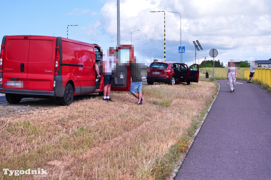 DW 240. Kolizja czterech samochodów przed pasami