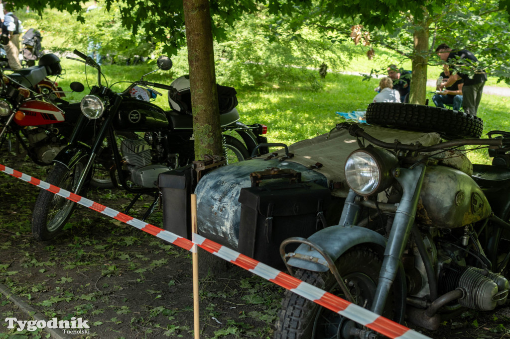 TUCHOLA: Wystawa Pojazdów Zabytkowych 2025 / PONAD 200 POJAZDÓW