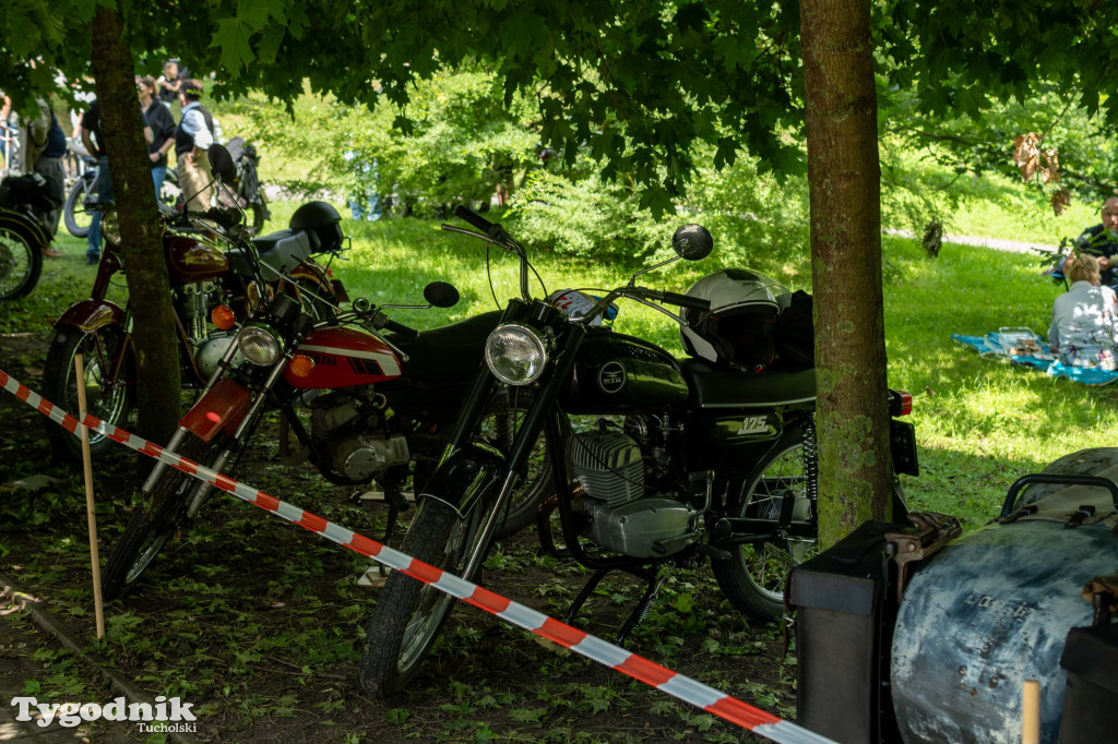 TUCHOLA: Wystawa Pojazdów Zabytkowych 2025 / PONAD 200 POJAZDÓW