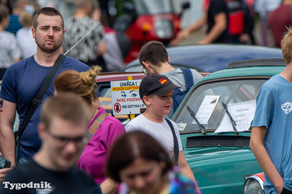 TUCHOLA: Wystawa Pojazdów Zabytkowych 2025 / PONAD 200 POJAZDÓW