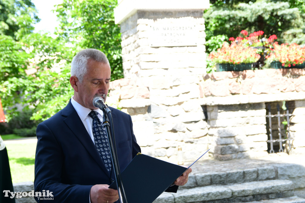 Święto patronki Tucholi / W KOŚCIELE i PRZED POMNIKIEM