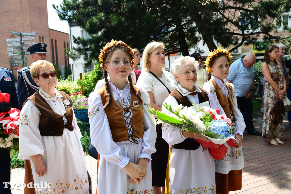 Święto patronki Tucholi / W KOŚCIELE i PRZED POMNIKIEM