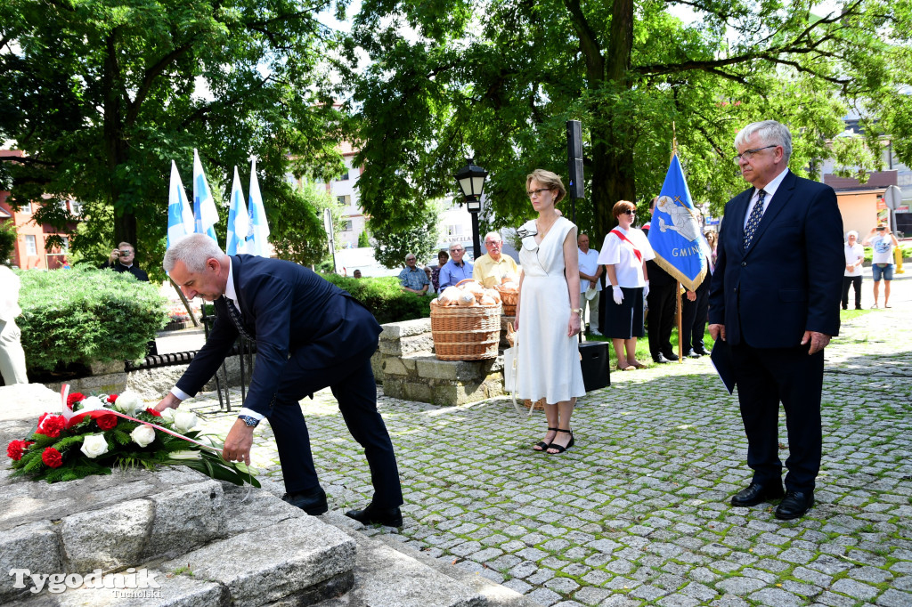 Święto patronki Tucholi / W KOŚCIELE i PRZED POMNIKIEM