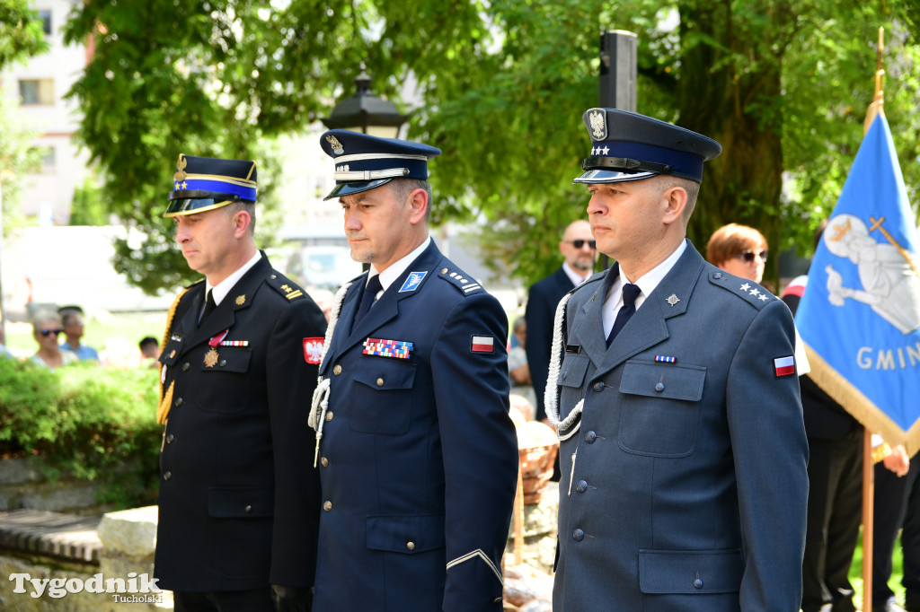 Święto patronki Tucholi / W KOŚCIELE i PRZED POMNIKIEM