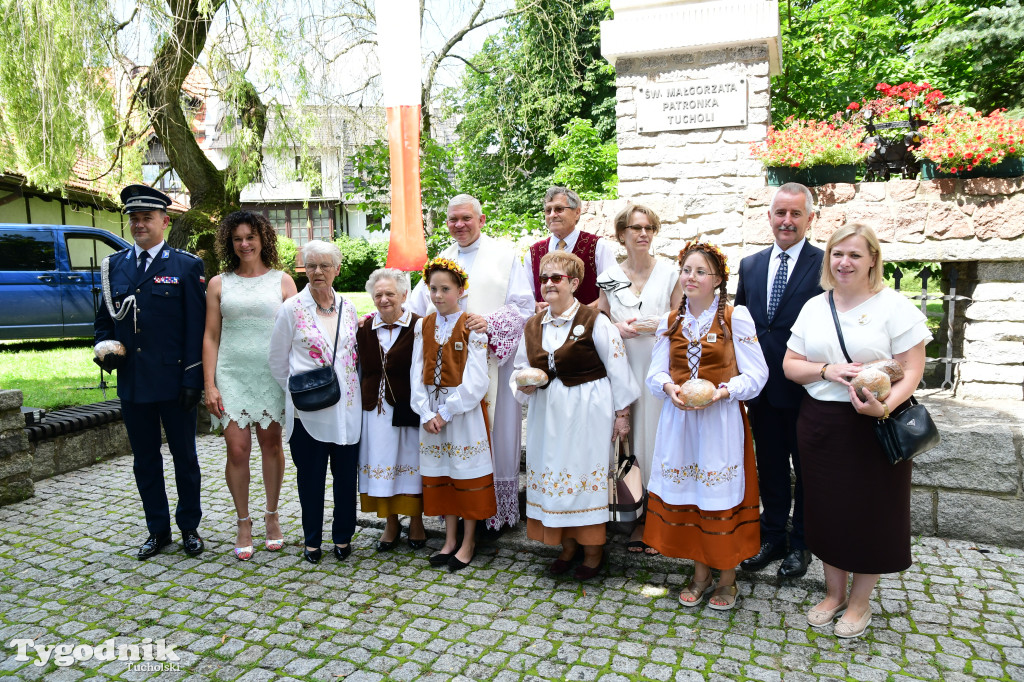 Święto patronki Tucholi / W KOŚCIELE i PRZED POMNIKIEM