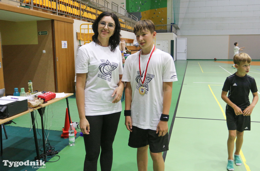 Trio Basket w Tucholi - kilka godzin w hali sportowej rządziła koszykówka.