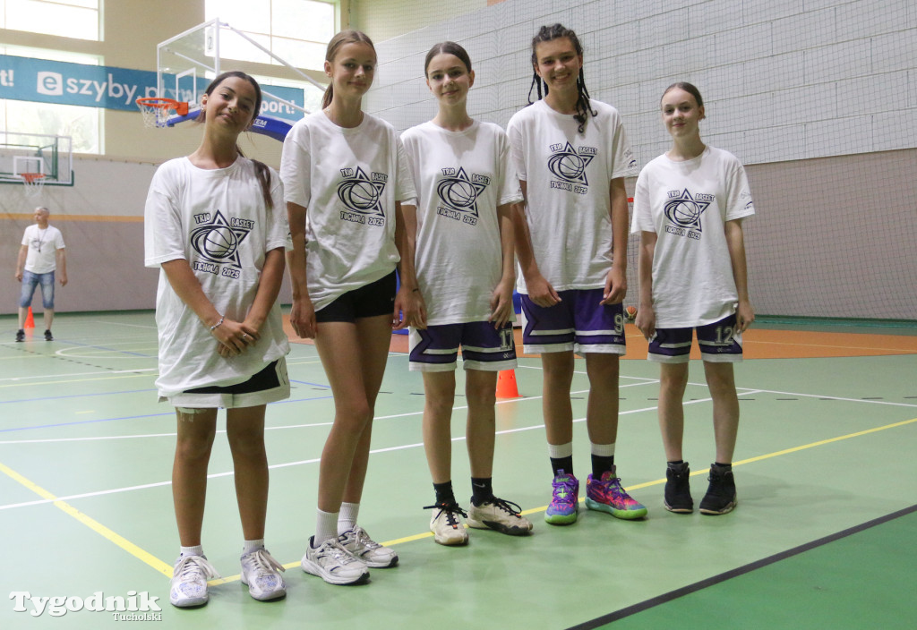 Trio Basket w Tucholi - kilka godzin w hali sportowej rządziła koszykówka.